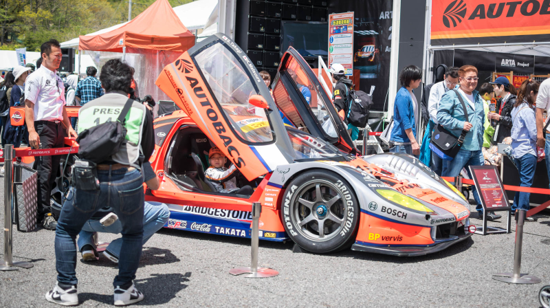 Yeah, I can’t imagine being able to do this in an F1 car. Photo credit: Ken Saito